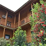 Safari Hotel
